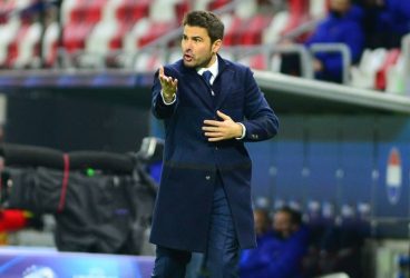 Câte fonfleuri se vor mai scrie despre Petrolul?!? A fost știrea cu “viitorul antrenor” Cristi Chivu, a urmat cea cu “viitorul antrenor” Adi Mutu! Oare, cine mai urmează la rând? “Viitorul antrenor” să fie… Mirel Rădoi?