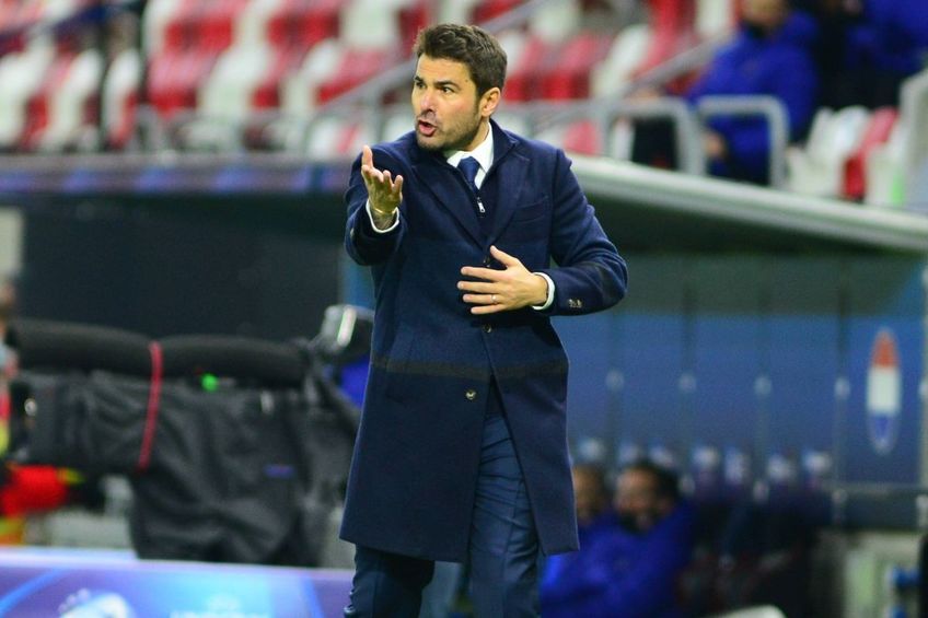 Câte fonfleuri se vor mai scrie despre Petrolul?!? A fost știrea cu “viitorul antrenor” Cristi Chivu, a urmat cea cu “viitorul antrenor” Adi Mutu! Oare, cine mai urmează la rând? “Viitorul antrenor” să fie… Mirel Rădoi?