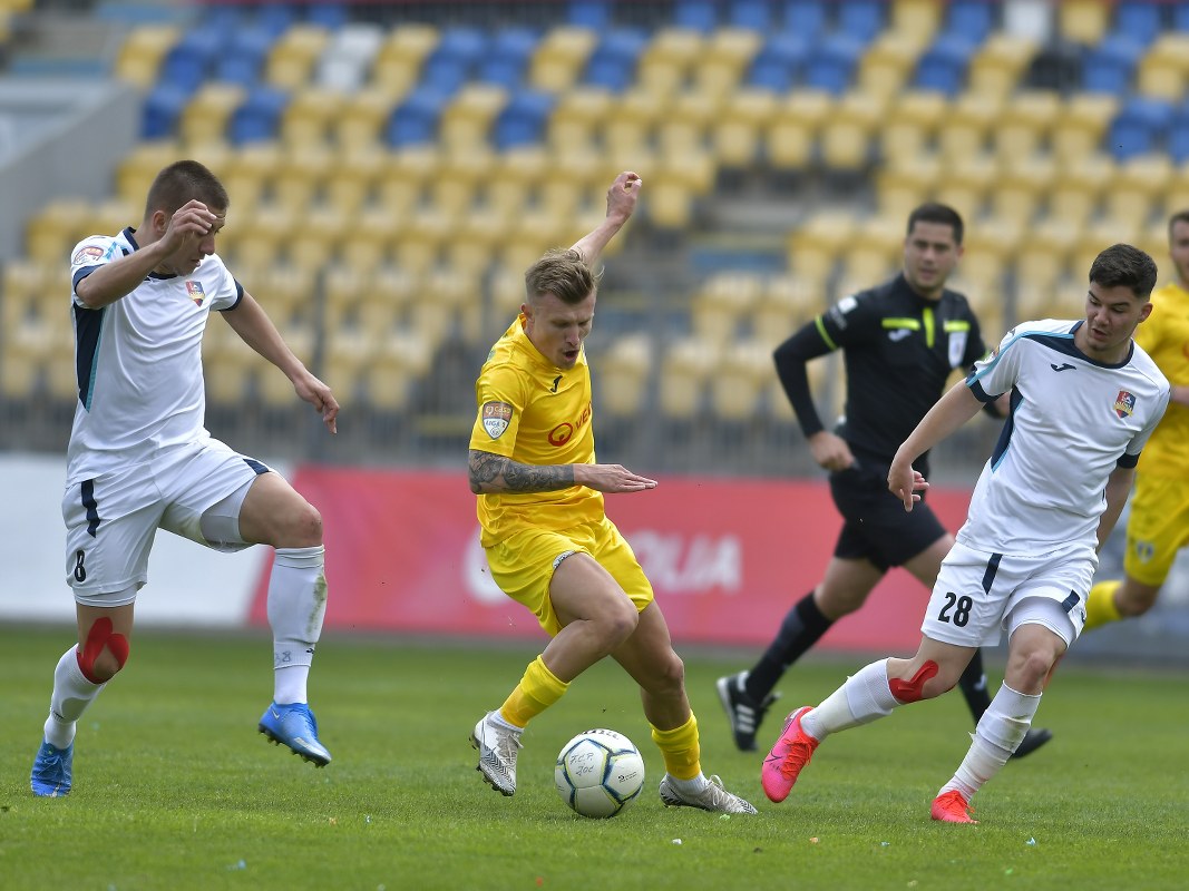 Aproape de… déjà-vu! Petrolul s-a salvat abia în ceasul al 12-lea de-un alt eșec similar pe “Ilie Oană”! Marcatorul și cel cu assist-ul din meciul contra Gloriei Buzău: doi jucători veniți de pe bancă, mai pe finalul jocului! Aproape de… déjà-vu! Petrolul s-a salvat abia în ceasul al 12-lea de-un alt eșec similar pe “Ilie Oană”! Marcatorul și cel cu assist-ul din meciul contra Gloriei Buzău: doi jucători veniți de pe bancă, mai pe finalul jocului!