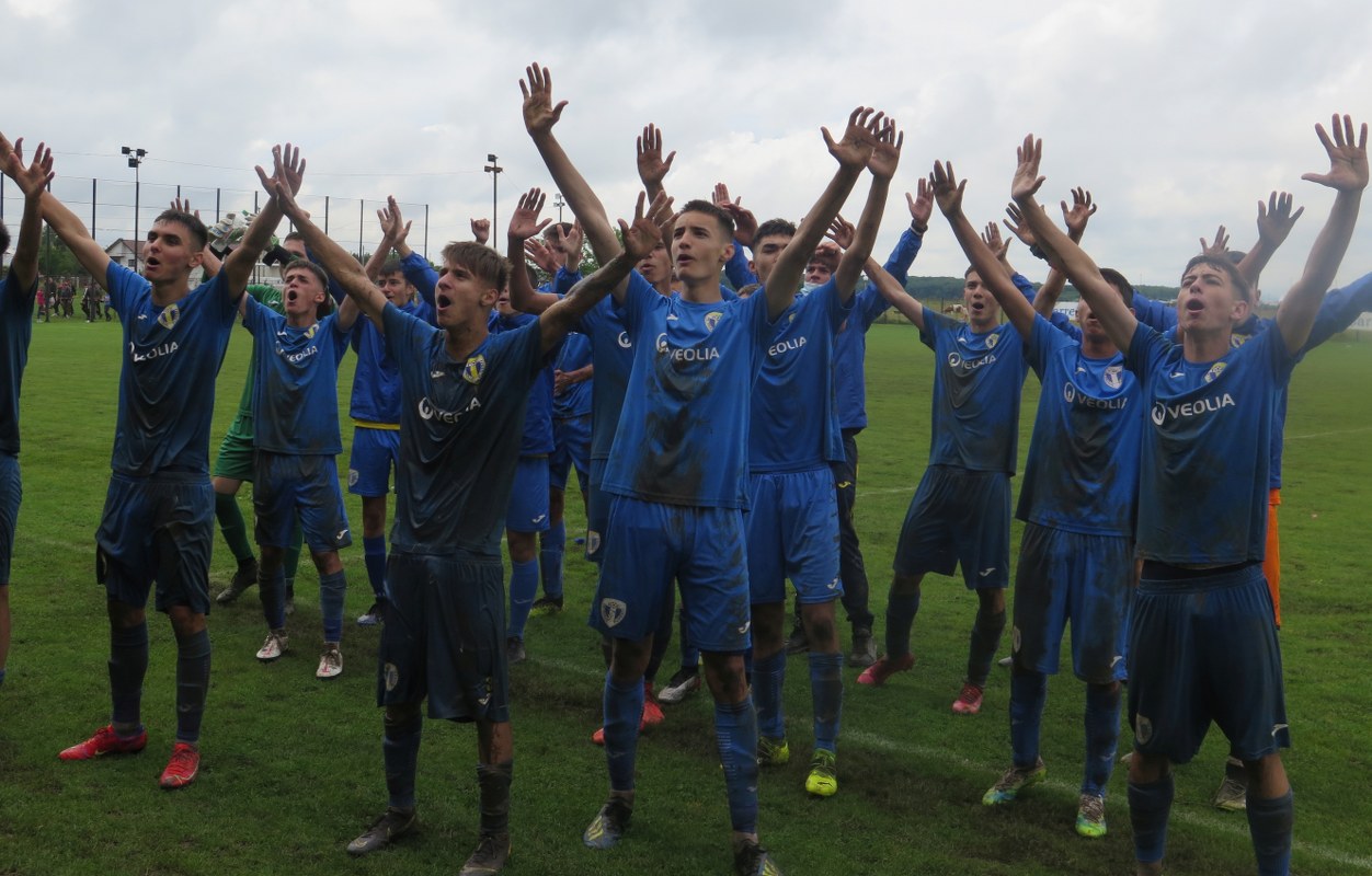 “Noul Petrolul” merge, în sfârșit, la un turneu final de juniori din Liga Elitelor! Autorii eliminării la un scor de forfait a adversarilor de la Dinamo: băieții lui Laurențiu Tureac, de la “U 16”! “Noul Petrolul” merge, în sfârșit, la un turneu final de juniori din Liga Elitelor! Autorii eliminării la un scor de forfait a adversarilor de la Dinamo: băieții lui Laurențiu Tureac, de la “U 16”!