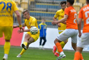 Cebotari de la Petrolul a câștigat duelul cu… Cebotari de la Aerostar! Buhăescu a stabilit scorul final cu o “dublă” în repriza secundă. Vajushi a adus spectacolul, la reluare! Ambii au fost golgheterii trupei găzarilor