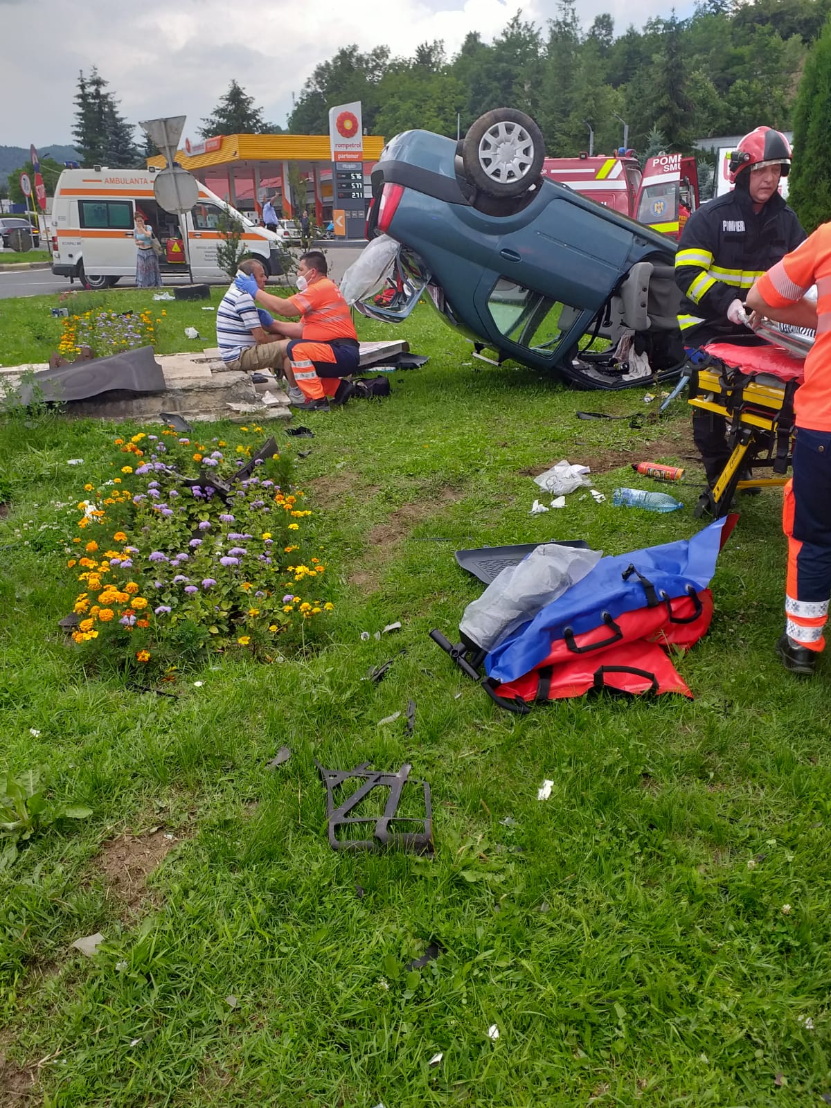 6 persoane rănite în accident rutier la Cornu au ajuns în spital 6 persoane rănite în accident rutier la Cornu au ajuns în spital