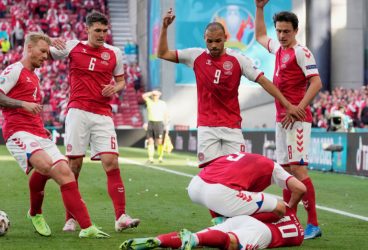 În ziua a doua de la EURO 2020, momente dramatice la Copenhaga! Vedeta Danemarcei, Christian Eriksen, căzut fără suflare pe gazon! Staff-ul medical a intervenit și cu un defibrilator! Meciul cu Finlanda a fost suspendat în minutul 44!
