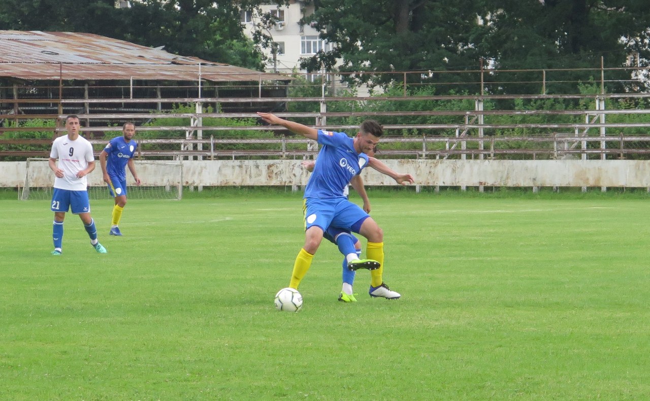 ACS Petrolul ’52 merge ceas în meciurile amicale din inter-sezon: după victoriile în dauna Tricolorului Breaza și a Farului Constanța, alte două succese, tot fără gol primit, în fața Petrolului 95 Ploiești și a Unirii Ungheni. Au fost bifate 10 reușite în total, de către trupa “lupilor”! ACS Petrolul ’52 merge ceas în meciurile amicale din inter-sezon: după victoriile în dauna Tricolorului Breaza și a Farului Constanța, alte două succese, tot fără gol primit, în fața Petrolului 95 Ploiești și a Unirii Ungheni. Au fost bifate 10 reușite în total, de către trupa “lupilor”!