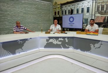 Realizatorul de emisiuni sportive din Prahova, Marian Pușcaș, revine “pe sticlă”, la Ploiești TV, cu trei episoade dedicate Jocurilor Olimpice. Primii invitați – foștii boxeri de mare succes Ion Alexe și Georgian Popescu
