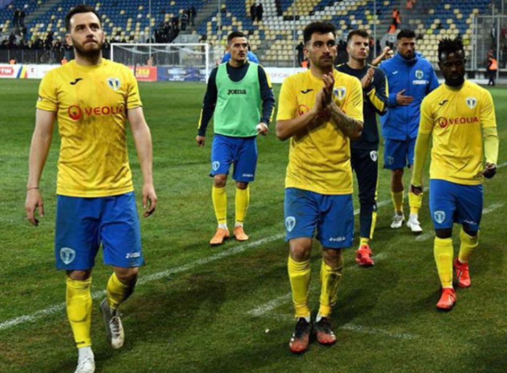 ACS Petrolul ’52 a mai rămas fără doi titulari din campionatele trecute. Așa ar fi decis noul antrenor principal! Unul a plecat definitiv de la clubul găzarilor, iar al doilea a fost împrumutat chiar la o contracandidată la promovare!