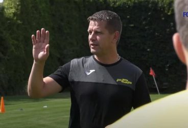 “Nu voi plăti niciodată din banii copiilor de la Petrolul către primărie mărci sau orice altceva taxe, în loc să fie invers!”. Același Costel Lazăr: “ACS Petrolul ’52 are marcă înregistrată la OSIM! De ce să se plătească alte mărci la licitație?”!