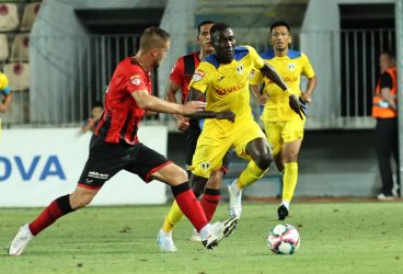 Revenire în Top 6 din Liga a II-a pentru ACS Petrolul ’52 Ploiești, după două reprize diametral opuse bifate în compania echipei FK Csikszereda. Prima – cu demaraj pe “pistol” și distanțare rapidă la 2-0; a doua cu… “autobaza” în careul lui Avram, și din cauza eliminării juniorului Pîrvulescu!