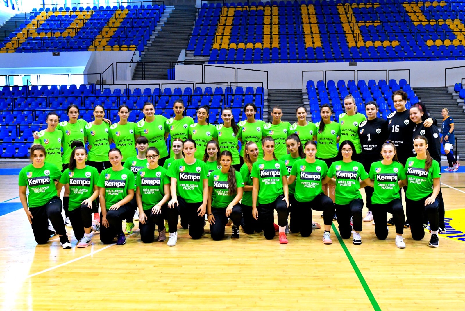 Om de fotbal? Om de handbal? Sau om bun la (de) toate? Recent reconfirmatul pentru a patra oară consecutiv președinte al AJF Prahova conduce de-acum și trupa “bufnițelor”, antrenată de parcă un… călugăr! Om de fotbal? Om de handbal? Sau om bun la (de) toate? Recent reconfirmatul pentru a patra oară consecutiv președinte al AJF Prahova conduce de-acum și trupa “bufnițelor”, antrenată de parcă un… călugăr!