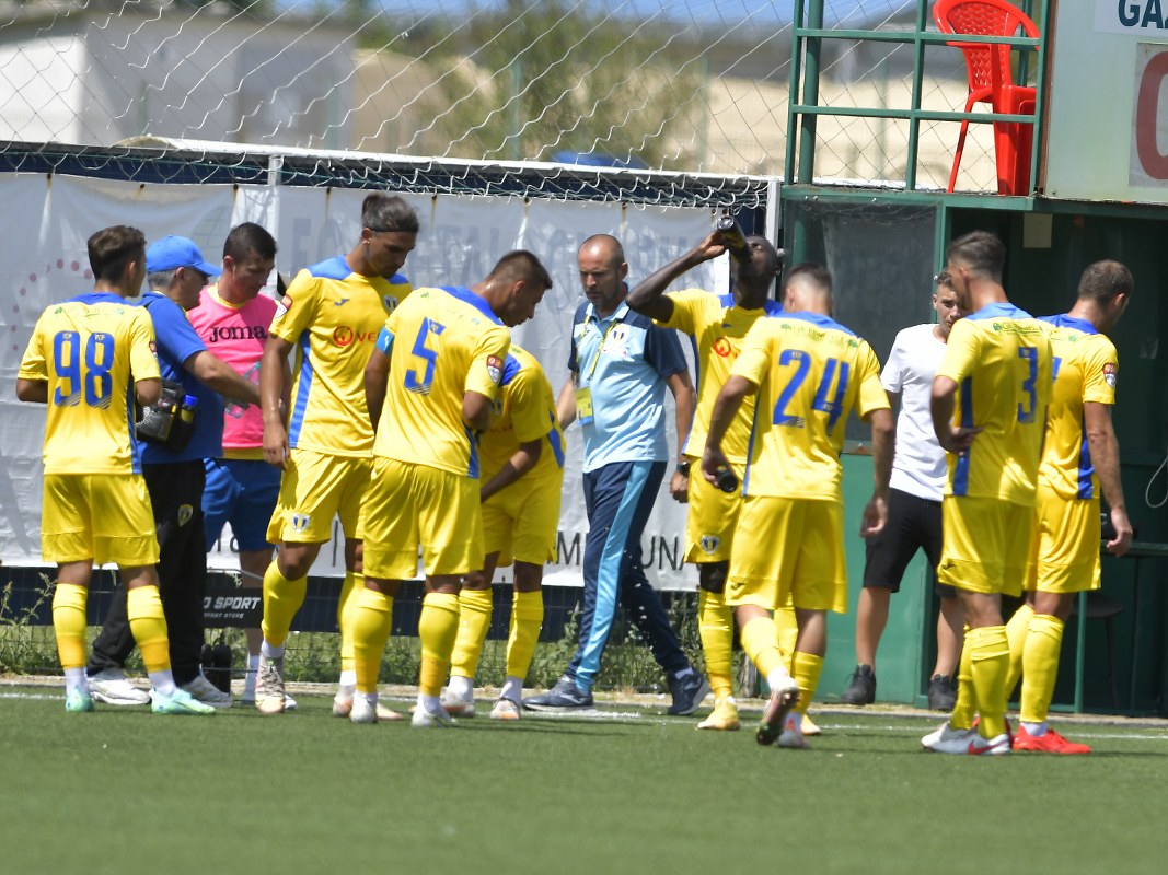 Încă o săptămână până la noul meci oficial al Petrolului ’52, de pe arena Ilie Oană, cel cu FK Csikszereda. S-a decis devansarea debutului jocului – cu o oră și jumătate – contra trupei fostului petrolist Valentin Suciu