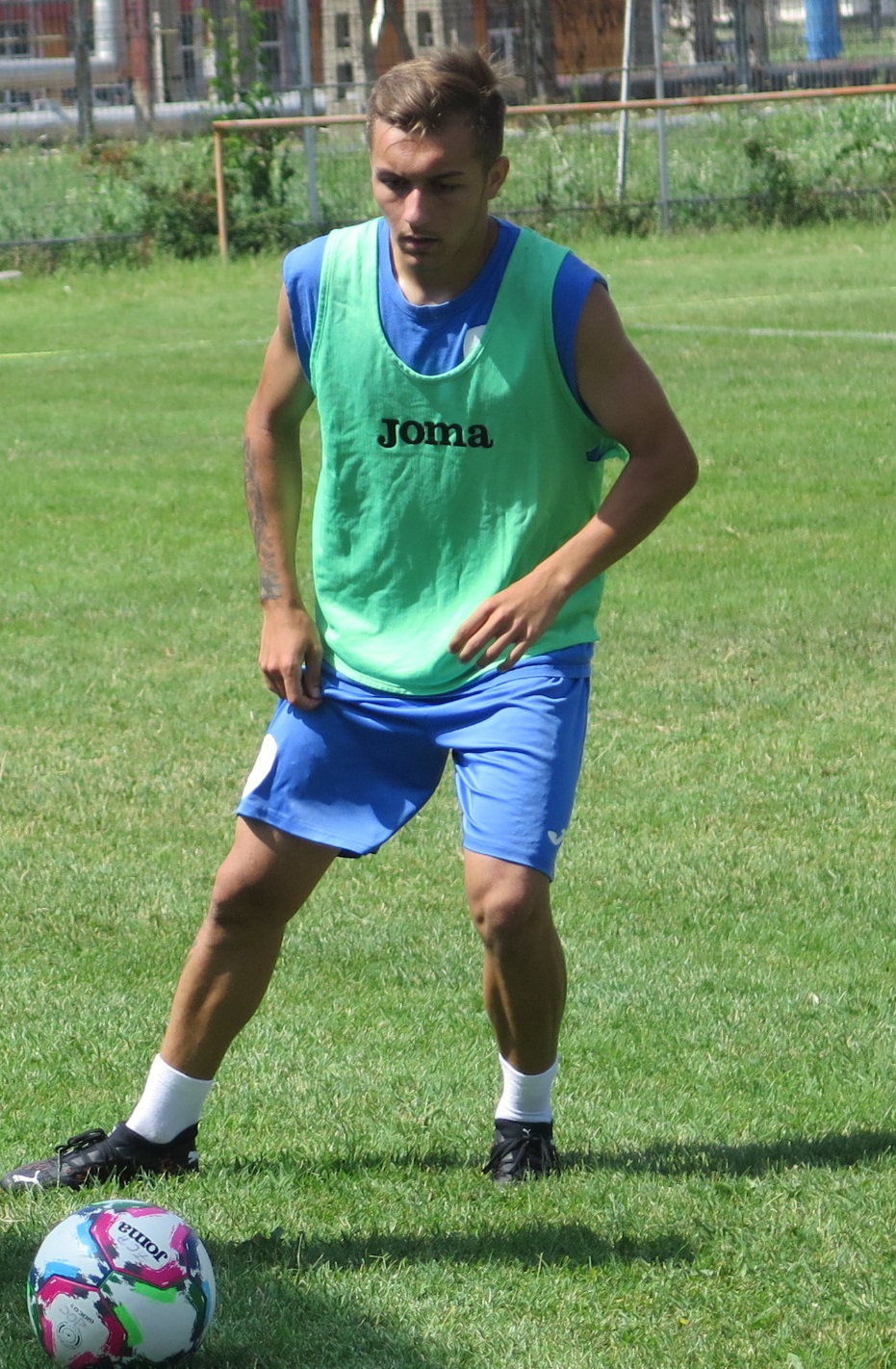 Ștefan Niță, Rafael Popovici și Flaviu Bodea, trei “underi” ai Petrolului împrumutați să joace la echipe de Liga a III-a, acolo unde-i mai bine decât în competițiile de juniori. Primul detașat a fost Vlad Bogdan, dar în eșalonul secund. Vor mai urma și alții?