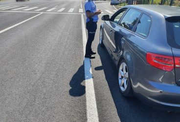 Taximetrist agresiv acuzat de ultraj asupra unui polițist