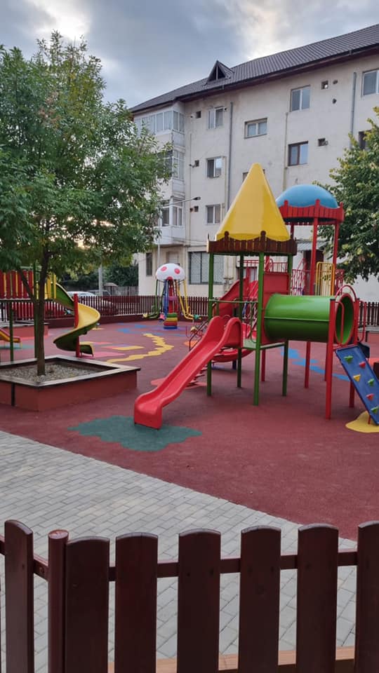 Locuri de joacă inaugurate la Filipeștii de Pădure