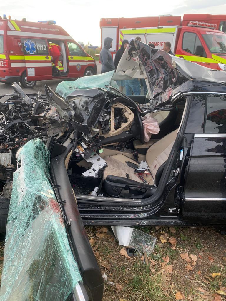 Tir încărcat cu țigări a făcut praf un autoturism, pe DN 1D Tir încărcat cu țigări a făcut praf un autoturism, pe DN 1D