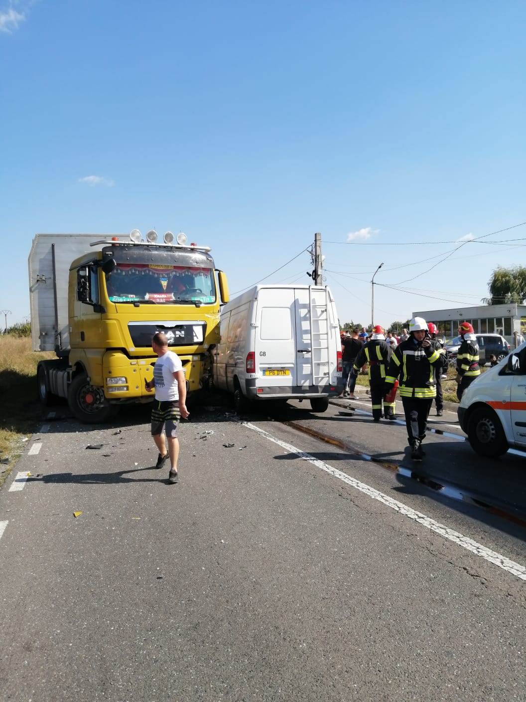 Imagini de la accidentul de tir din Tomșani Imagini de la accidentul de tir din Tomșani