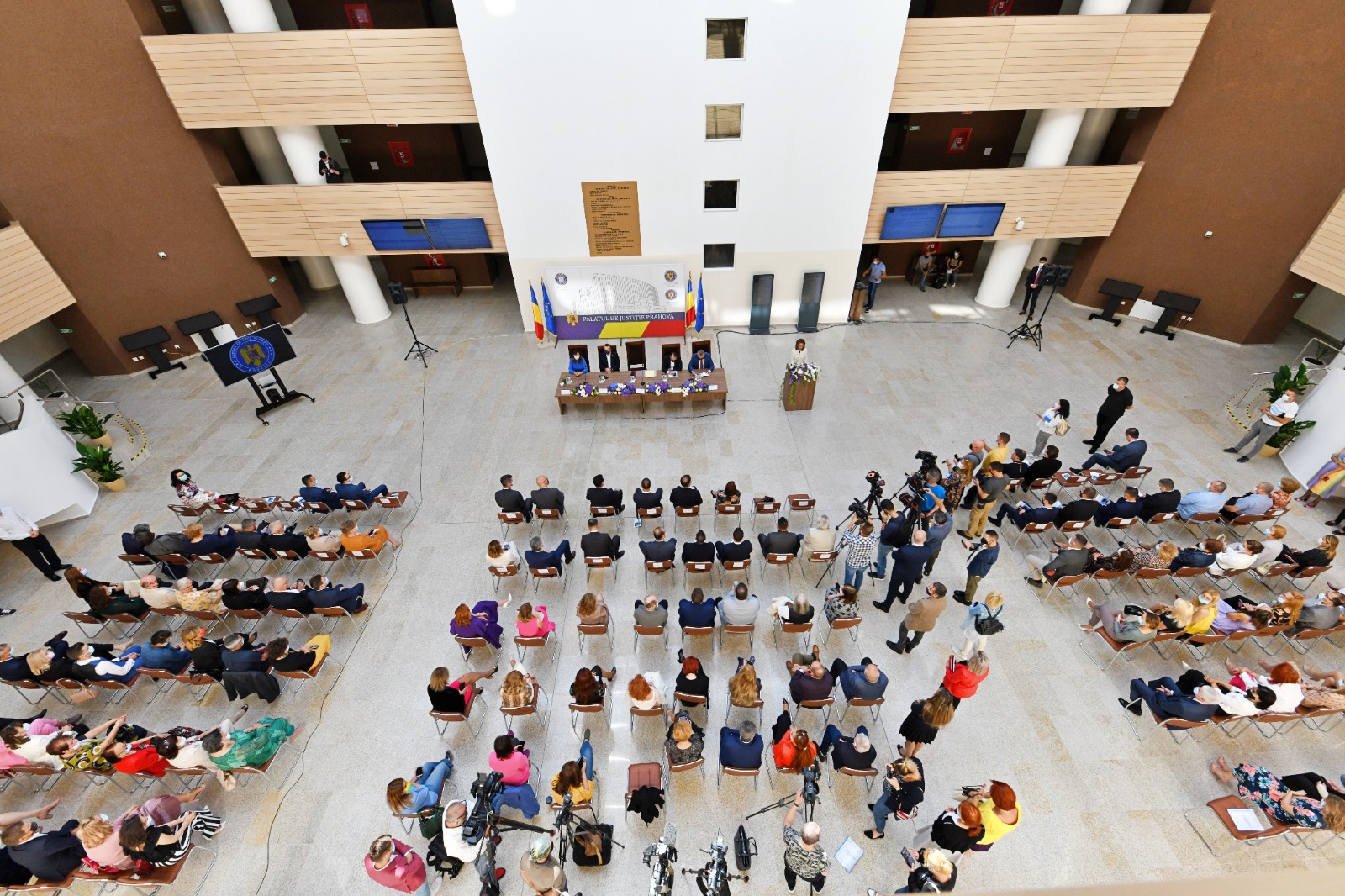 Judecătoare de la Tribunalul Prahova, eliberată din funcţie. Preşedintele Iohannis a semnat decretul Judecătoare de la Tribunalul Prahova, eliberată din funcţie. Preşedintele Iohannis a semnat decretul