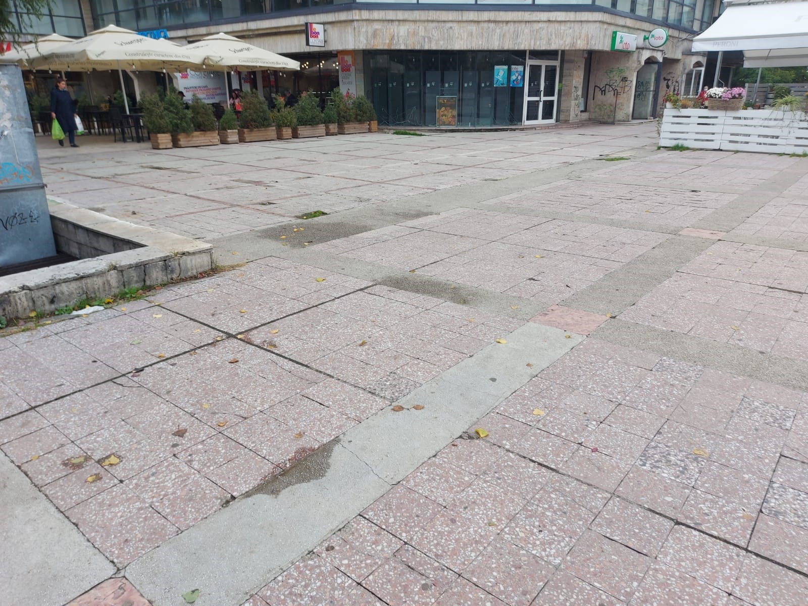 În sfârșit, va fi reparat pavajul de la Casa de Cultură a Sindicatelor În sfârșit, va fi reparat pavajul de la Casa de Cultură a Sindicatelor