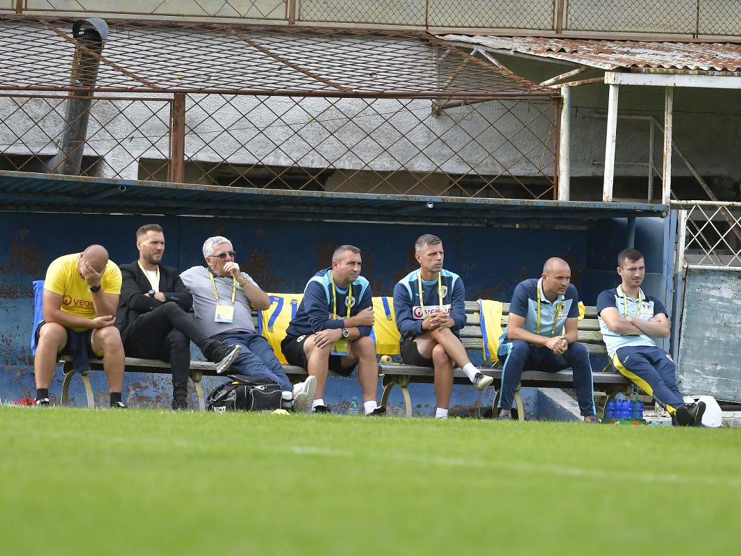 Fapt mai puțin întâlnit la ACS Petrolul ’52 Ploiești în ultimii trei ani de eșalon secund: nicio plecare, nicio sosire în ultima zi de mercato de vară! Nae Constantin trebuie să se descurce cu tot ceea ce are acum în curte!