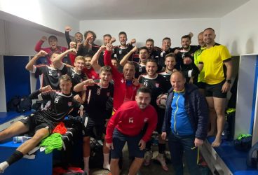 În etapa din week-end a Ligii a III-a, un fost găzar a bifat o “triplă”! CS Blejoi, suuces la scor în Ardeal, după golurile celor doi Cosmin din lot, Lambru și Munteanu! Prahovenii au folosit cinci “underi” împrumutați de la Petrolul ’52