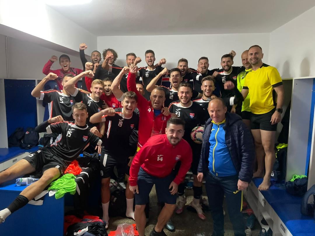 În etapa din week-end a Ligii a III-a, un fost găzar a bifat o “triplă”! CS Blejoi, suuces la scor în Ardeal, după golurile celor doi Cosmin din lot, Lambru și Munteanu! Prahovenii au folosit cinci “underi” împrumutați de la Petrolul ’52