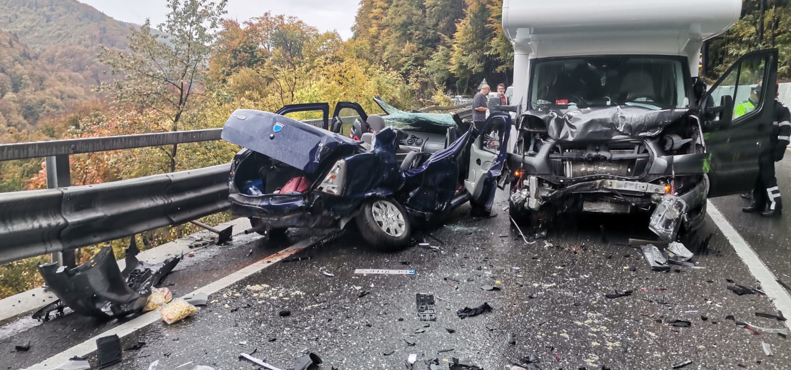 Bebeluș rănit într-un accident rutier grav – imagini cu impact emoțional Bebeluș rănit într-un accident rutier grav – imagini cu impact emoțional