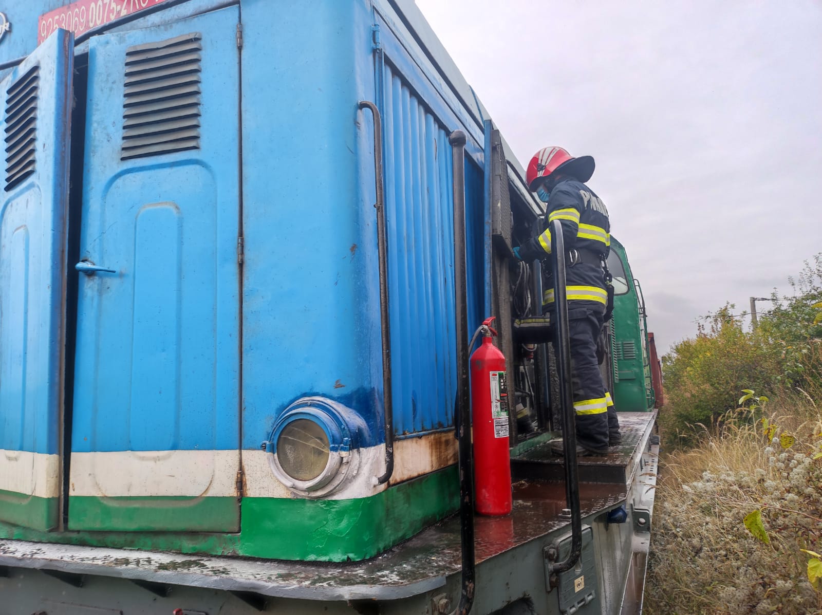 Locomotiva unui mărfar a luat foc la Valea Călugărească Locomotiva unui mărfar a luat foc la Valea Călugărească