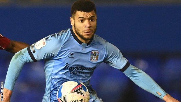 Ce putea aduce Petrolul ’52 în vară, ce a adus și ce-ar mai putea transfera în mercato de iarnă. De ce patroni bogați refuză să achiziționeze, pe bani, fotbaliști tineri de afară, cărora le explodează cota ulterior?