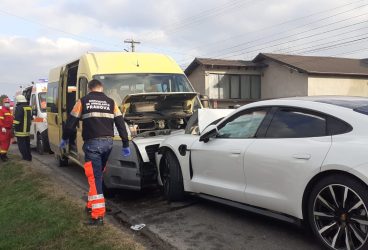 Un microbuz școlar, implicat în accident la Drăgănești. Majoritatea copiilor au ajuns la spital!
