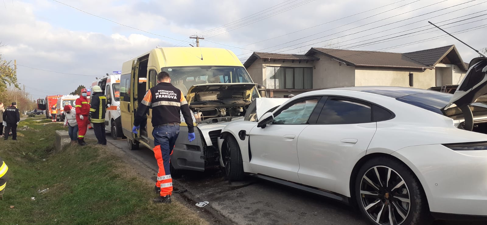 Un microbuz școlar, implicat în accident la Drăgănești. Majoritatea copiilor au ajuns la spital! Un microbuz școlar, implicat în accident la Drăgănești. Majoritatea copiilor au ajuns la spital!