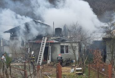 Imagini de la incendiul de astăzi din Băicoi