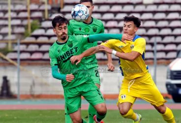 Lider autoritar al ierarhiei Ligii a II-a, după 13 etape, Petrolul ’52 vrea să se obișnuiască, din timp, cu aerul celui dintâi eșalon. Vineri și sâmbătă, teste cu echipe de pe poziții de play-out, Chindia și, respectiv, Dinamo