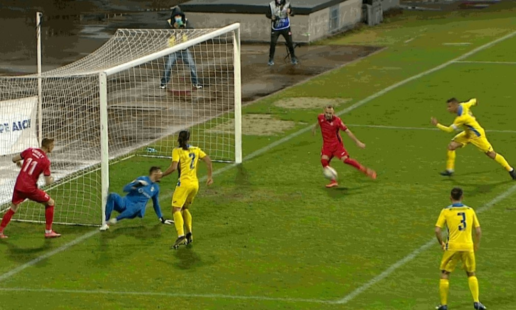 Petrolul ’52 a “scăpat” de-o grijă: i-a venit primul eșec! Dar, a apărut când și unde nu trebuia! Nici măcar o jumătate de ocazie pentru “lupi” în meciul cu Hermannstadt Sibiu, de la Mediaș!