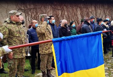 Lucian Avramescu a fost înmormântat, astăzi, cu onoruri militare, în propria livadă de la Sângeru