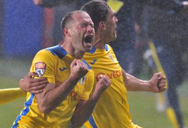 Nu a contat jocul, au contat numai punctele și diferența la final de an față de principalele contracandidate la promovare! Și este una MARE în favoarea Petrolului ’52 după succesul din ultimul derbi al lui 2021, de pe arena Ilie Oană, cu “șepcile roșii” ale nervosului antrenor Erik Lincar!