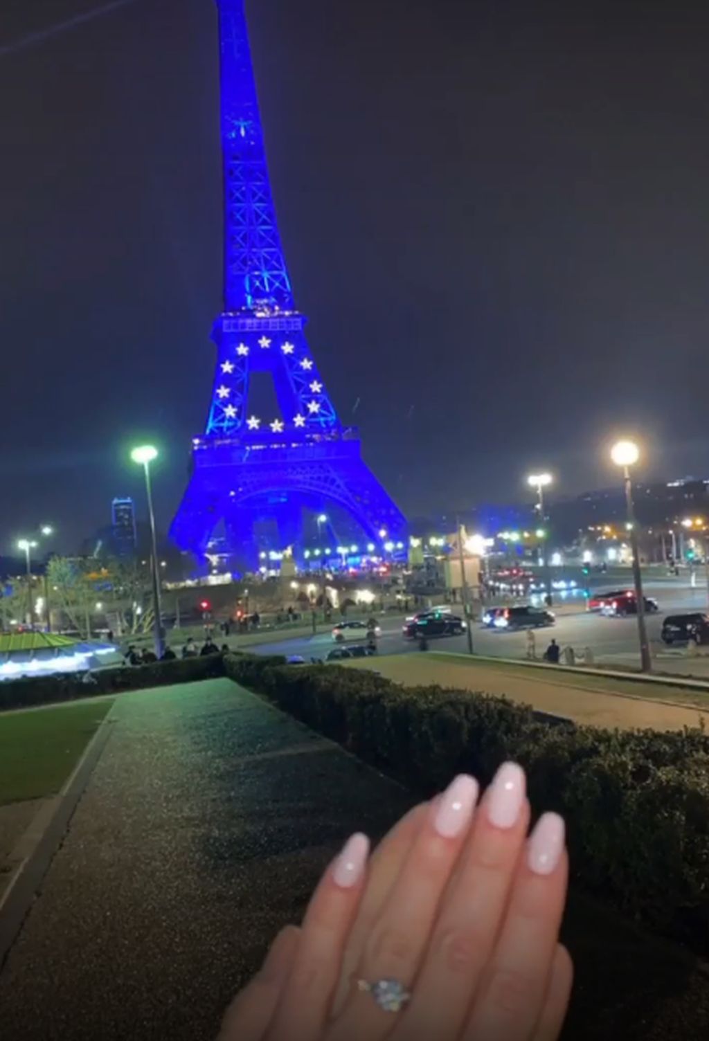 Unui fotbalist cu golul “în sânge”, produs al Petrolului, i s-a spus “DA”, aseară, lângă simbolul Parisului! De câteva sezoane marchează la “foc continuu” pentru o echipă din vecinătatea Ploieștilor! Unui fotbalist cu golul “în sânge”, produs al Petrolului, i s-a spus “DA”, aseară, lângă simbolul Parisului! De câteva sezoane marchează la “foc continuu” pentru o echipă din vecinătatea Ploieștilor!