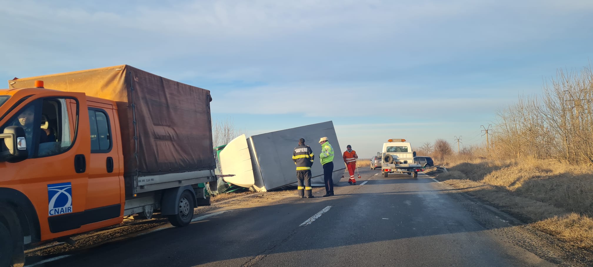 Imagini de la accidentul rutier din comuna Tomșani