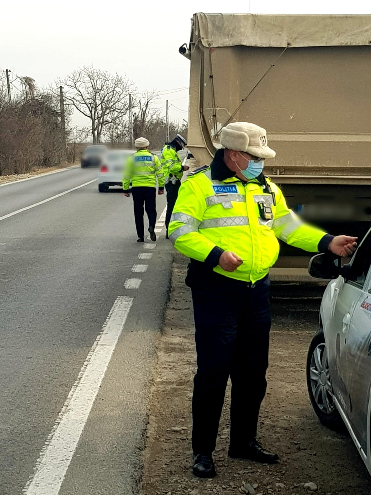 Tineri prinși sub influența drogurilor, la volan Tineri prinși sub influența drogurilor, la volan