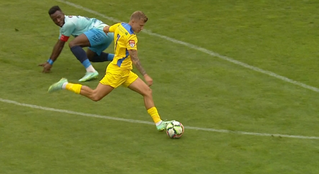 Cu achizițiile aproape rezolvate, conducerea Petrolului mai are două probleme: să le găsească echipe lui Armando Vajushi și Darius Buia. Dar, se gândește și la locațiile și orele ultimelor două meciuri amicale