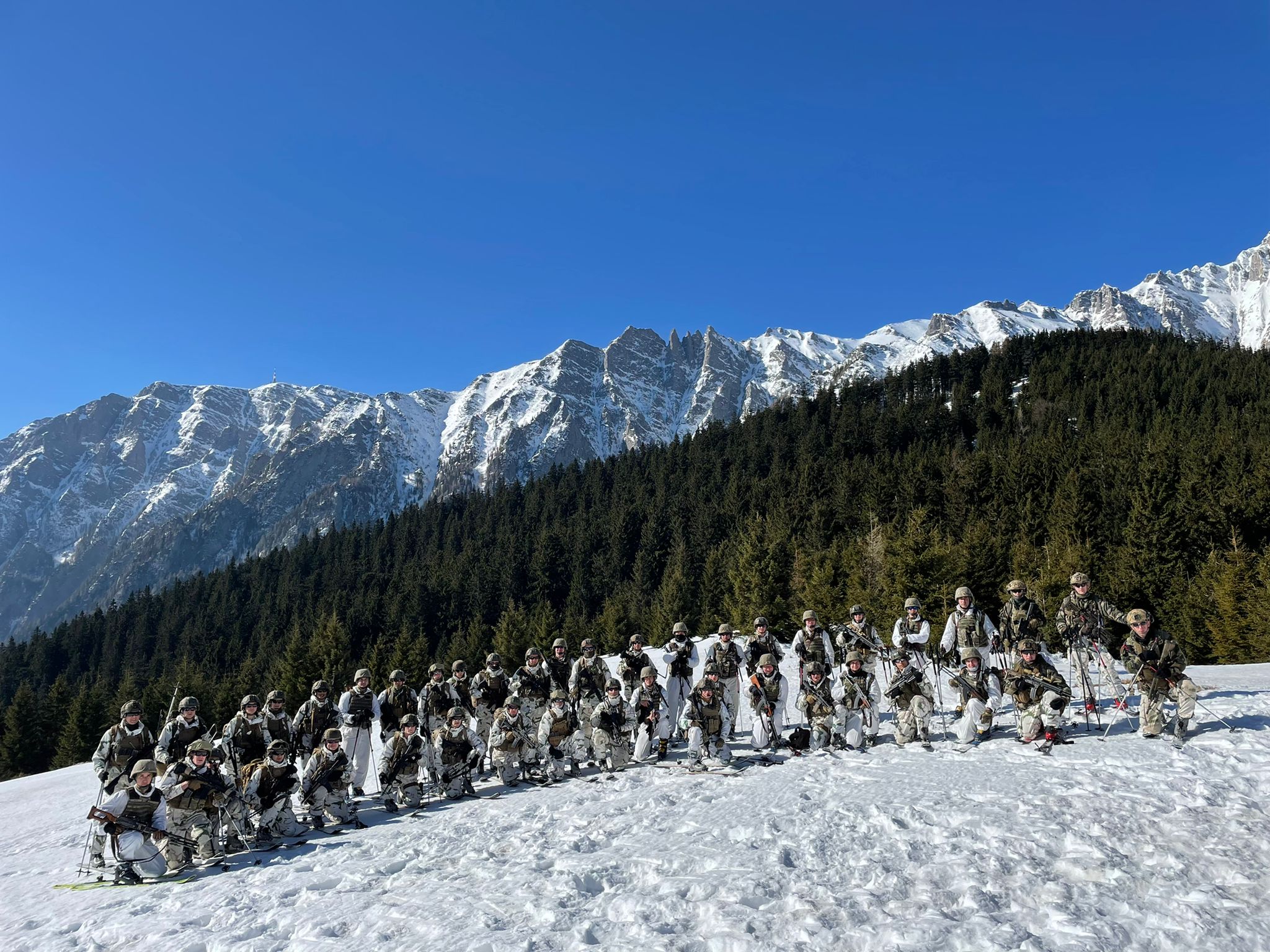 Vânătorii de munte francezi se antrenează în zona Diham, împreună cu cei români (galerie foto) Vânătorii de munte francezi se antrenează în zona Diham, împreună cu cei români (galerie foto)
