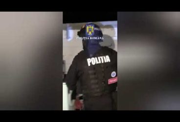 PERCHEZIȚII DOMICILIARE ÎN JUDEȚELE PRAHOVA ȘI BRAȘOV ÎN CAZURI DE FURT ȘI TÂLHĂRIE