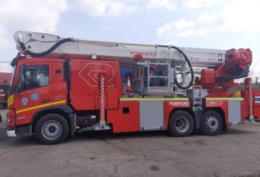 Pompierii prahoveni au în dotare o nouă autospecială pentru intervenție la mare înălțime