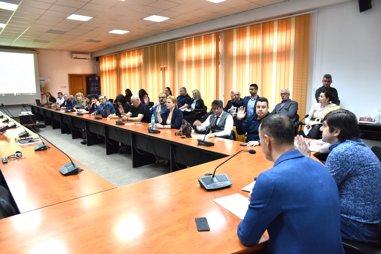 Ploieştenii vor avea în continuare apă caldă şi agent termic. Veolia asigură alimentarea până pe 13 mai 2022 Ploieştenii vor avea în continuare apă caldă şi agent termic. Veolia asigură alimentarea până pe 13 mai 2022