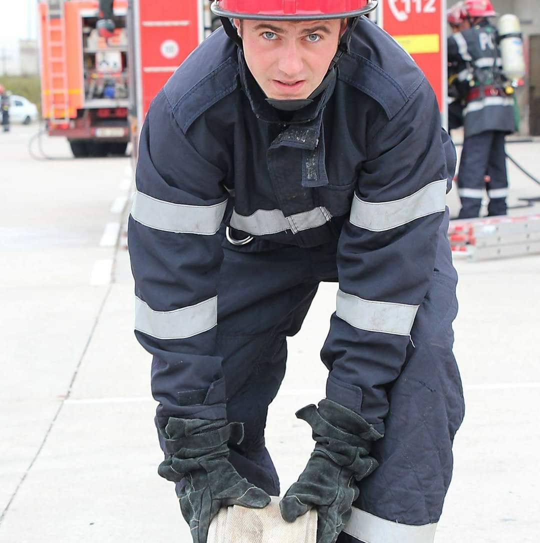 Pompier prahovean decorat de președintele țării a ”recidivat” cu un act de eroism