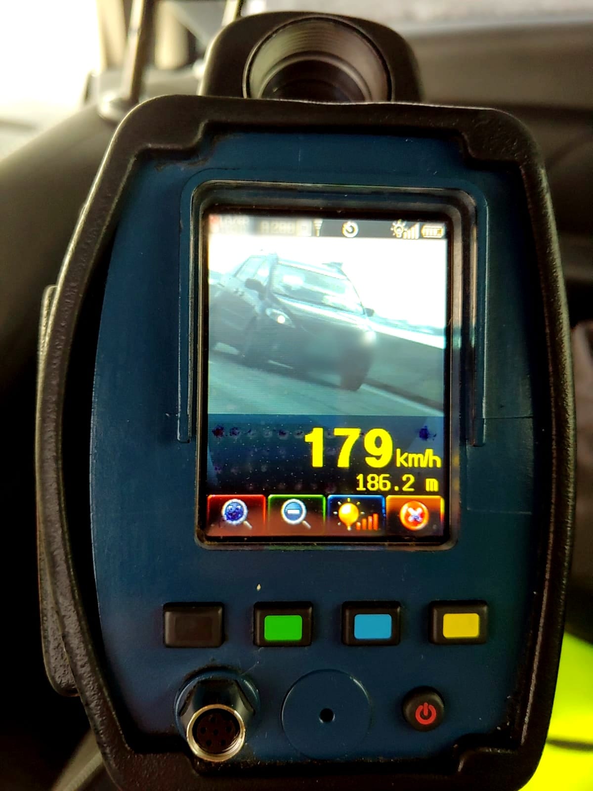 Depistat de radar gonind pe DN1 cu 179 km/h Depistat de radar gonind pe DN1 cu 179 km/h