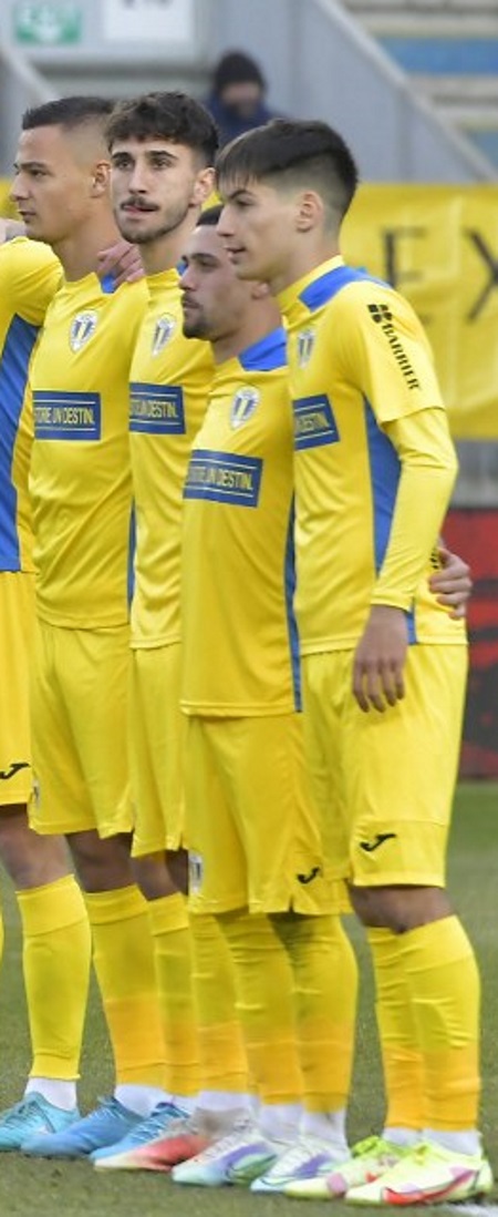 Se speră ca mai noul petrolist Dragoș Gheorghe să se refacă până la ultimul meci din sezonul regular. Accidentarea din partida cu Buzăul l-a scos pe tușă, nefiind însă chiar una ușoară