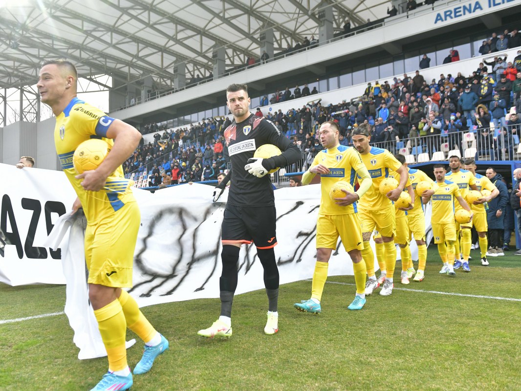 Să se teamă, în play-off, suporterii Petrolului mai mult de Universitatea Cluj decat de FC Hermannstadt? Surprinzător, Chiajna a pierdut teren în lupta pentru promovarea directă Să se teamă, în play-off, suporterii Petrolului mai mult de Universitatea Cluj decat de FC Hermannstadt? Surprinzător, Chiajna a pierdut teren în lupta pentru promovarea directă