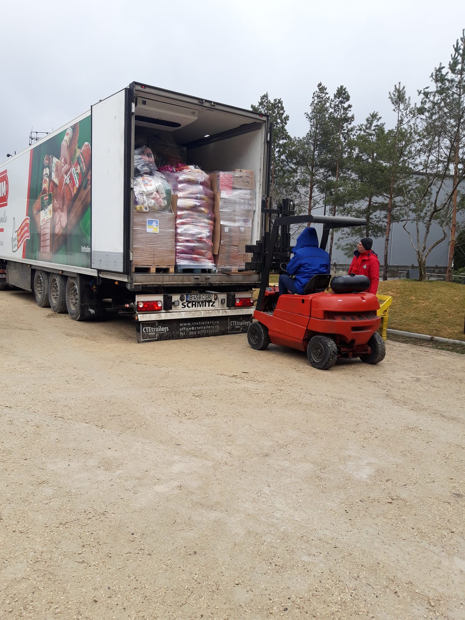 Primul lot de ajutoare umanitare din partea României pentru refugiații ucraineni din R. Moldova, trimis de comuna Filipeștii de Pădure Primul lot de ajutoare umanitare din partea României pentru refugiații ucraineni din R. Moldova, trimis de comuna Filipeștii de Pădure