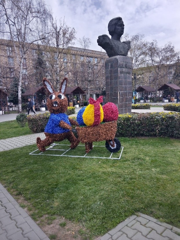 Nu vă speriați de iepurii bizari din centrul Ploieștiului! Sunt iluminatul festiv de… Paște. Nu vă speriați de iepurii bizari din centrul Ploieștiului! Sunt iluminatul festiv de… Paște.