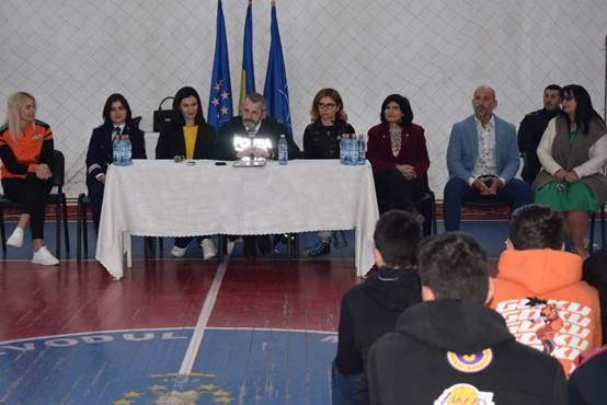 Zmărăndescu la penitenciar. De femei… Zmărăndescu la penitenciar. De femei…