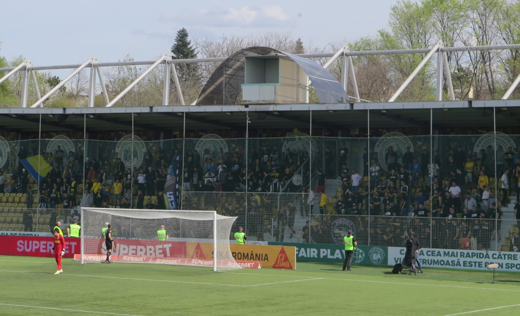 Cine altul, oare, decât Diarra putea aduce prima victorie din play-off-ul eșalonului secund? Bine susținut de coechipierii săi, africanul și-a arătat din nou clasa, printr-un gol de atacant!